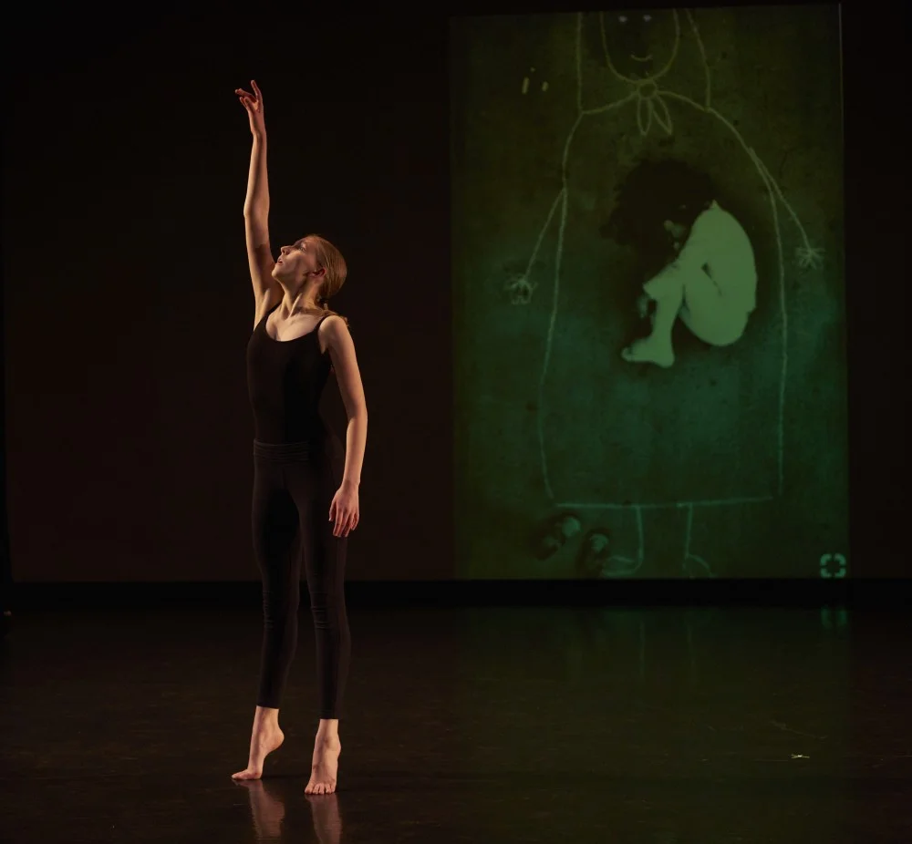 Ecadance 143 271 182 1.webp